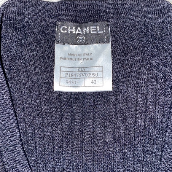 Authentic Chanel Ribbed Knit Sleeveless Top in Black size 40 - Picture 15 of 16